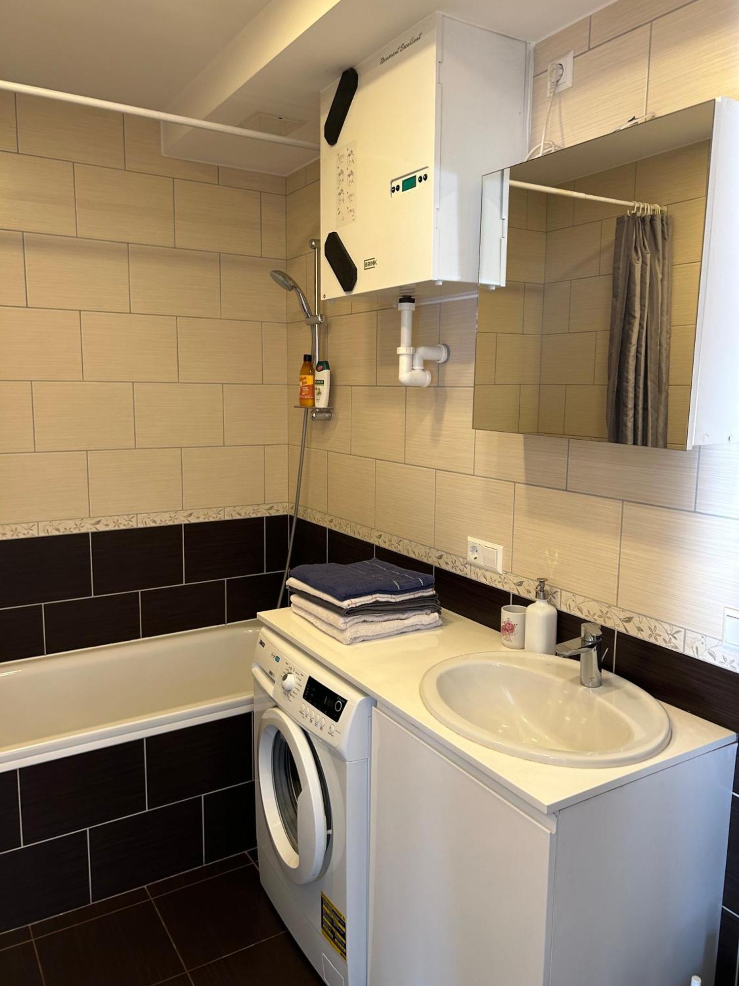 Your Home - Spacious Apartment In City Center, With Balcony & Self Check-In Vilna Exterior foto